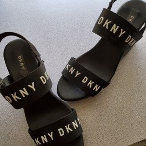 DKNY Wedge Sandals Logo Size 7